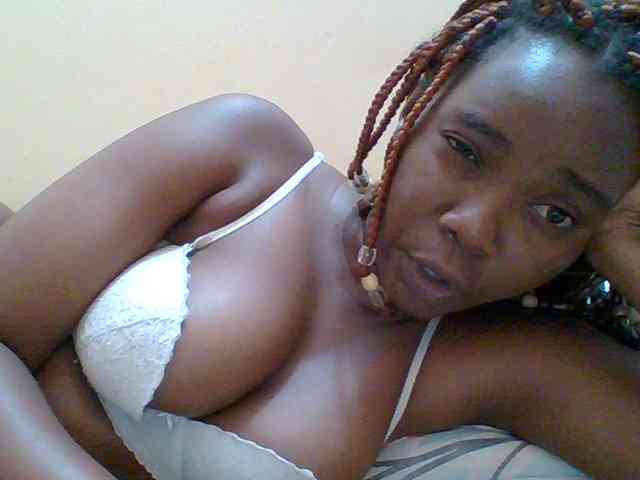 Sexyebonygal webcam
