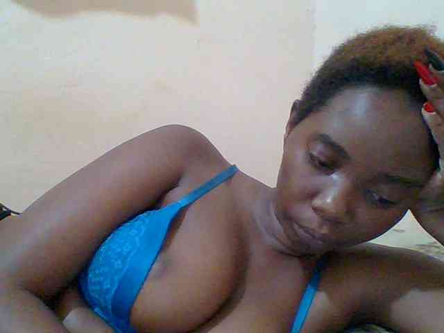 Sexyebonygal webcam