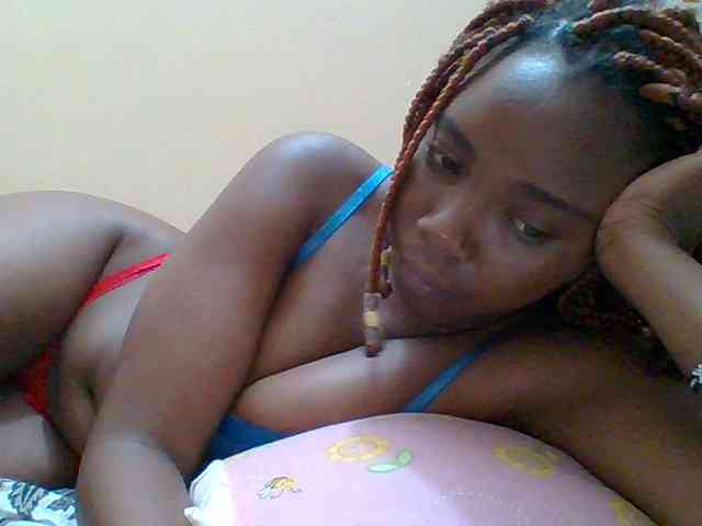 Sexyebonygal webcam