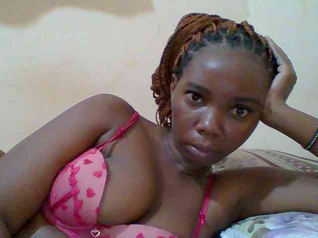 Sexyebonygal webcam