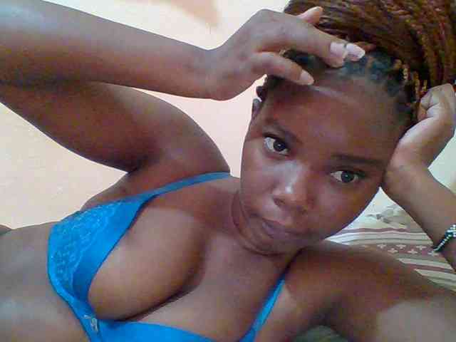 Sexyebonygal webcam