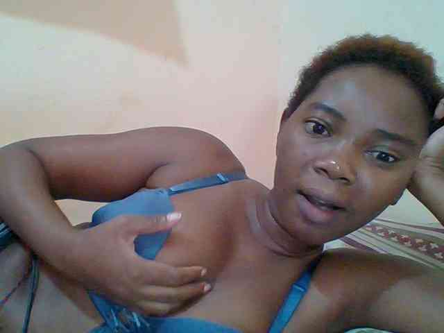 Sexyebonygal webcam