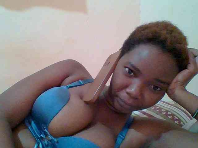 Sexyebonygal webcam