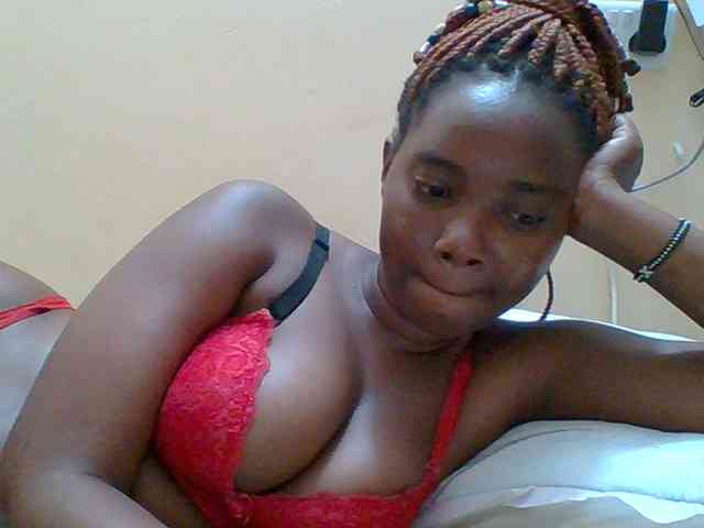 Sexyebonygal webcam