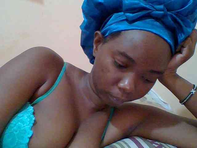 Sexyebonygal webcam