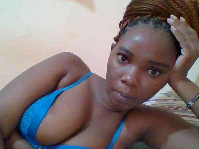 Sexyebonygal webcam
