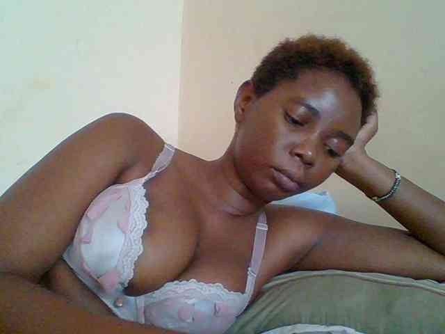 Sexyebonygal webcam