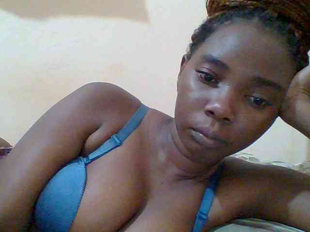 Sexyebonygal webcam