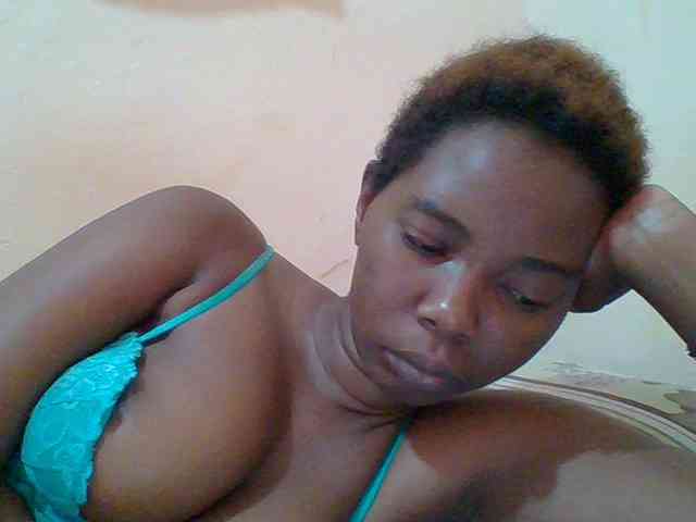 Sexyebonygal webcam