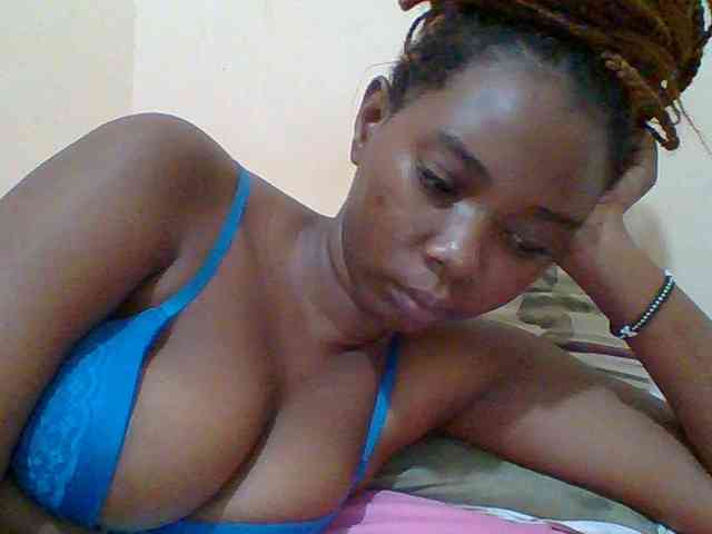 Sexyebonygal webcam