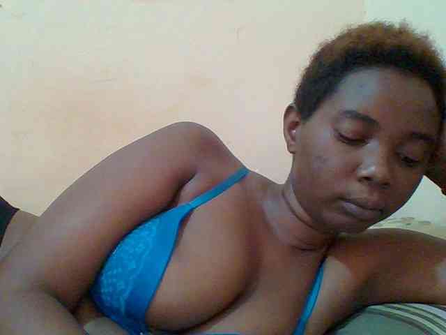 Sexyebonygal webcam