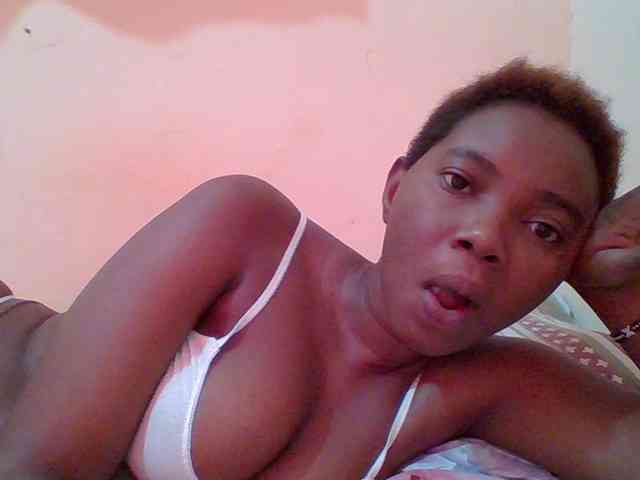 Sexyebonygal webcam