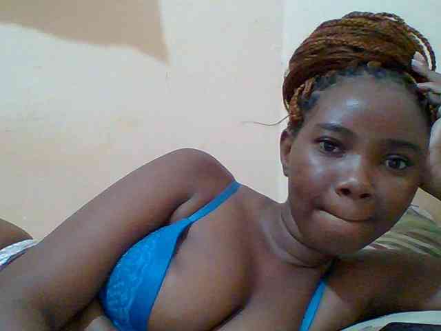 Sexyebonygal webcam