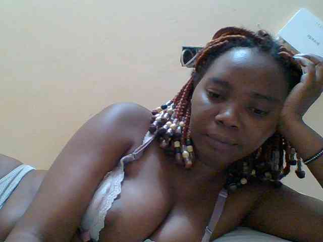 Sexyebonygal webcam
