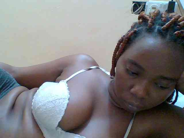 Sexyebonygal webcam