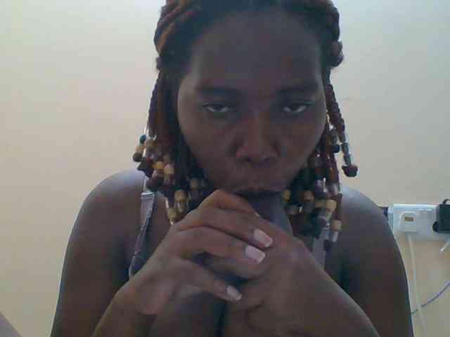 Sexyebonygal webcam