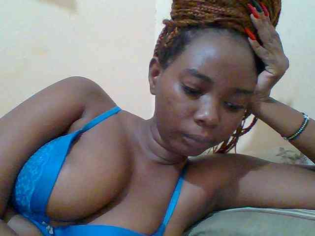 Sexyebonygal webcam