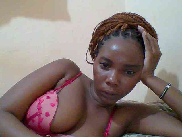 Sexyebonygal webcam