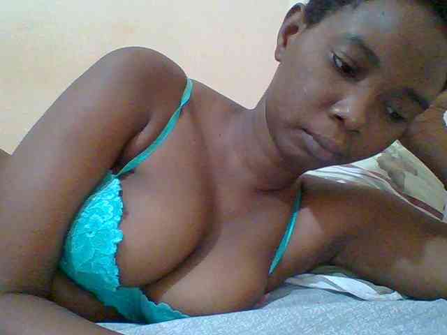 Sexyebonygal webcam