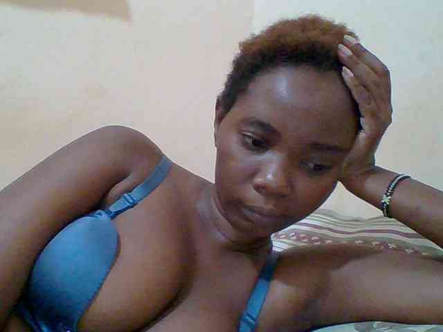 Sexyebonygal webcam