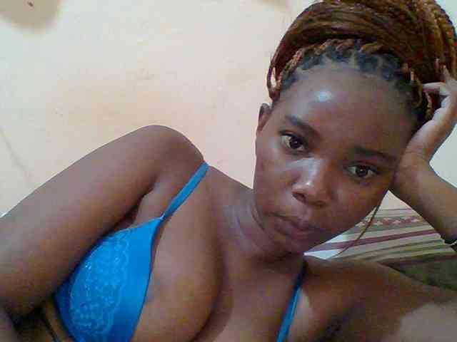 Sexyebonygal webcam