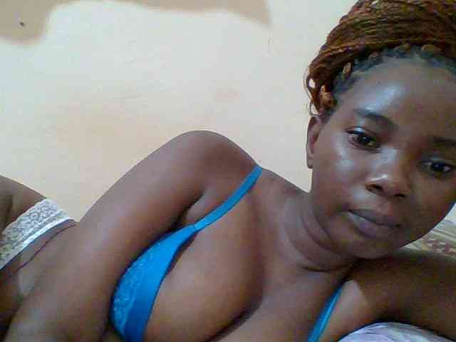 Sexyebonygal webcam