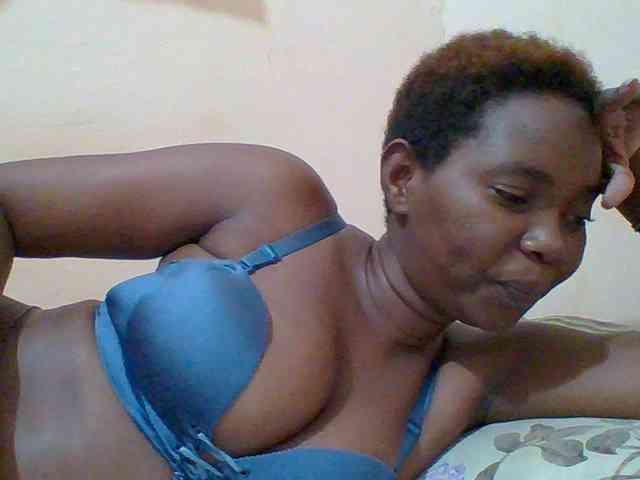 Sexyebonygal webcam