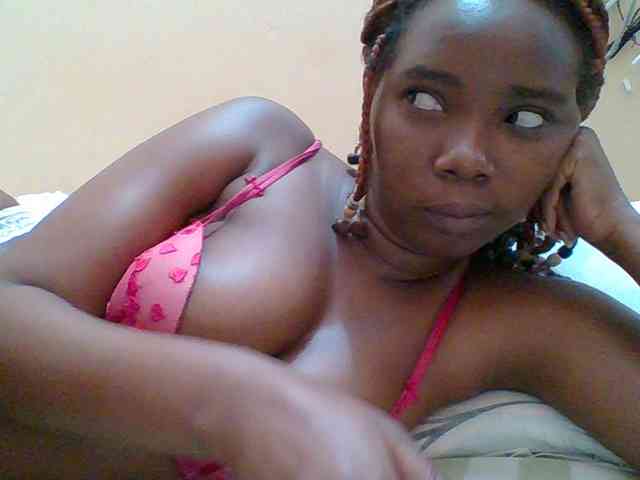 Sexyebonygal webcam