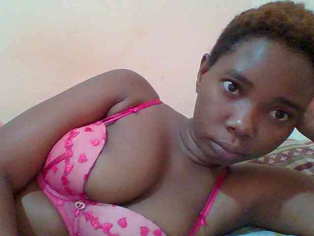 Sexyebonygal webcam