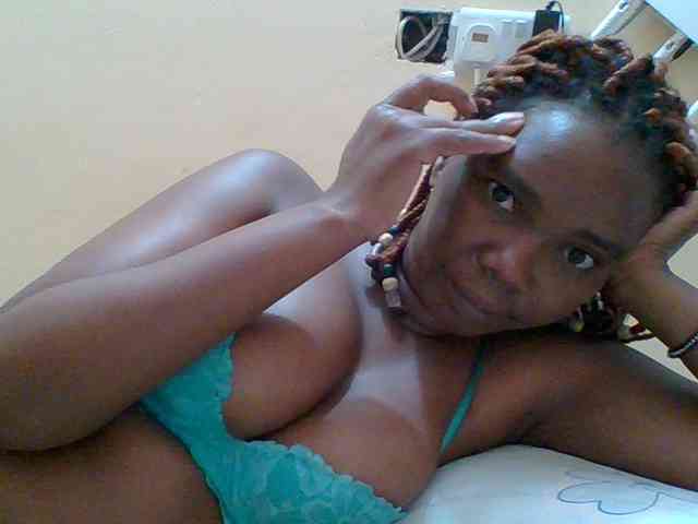 Sexyebonygal webcam
