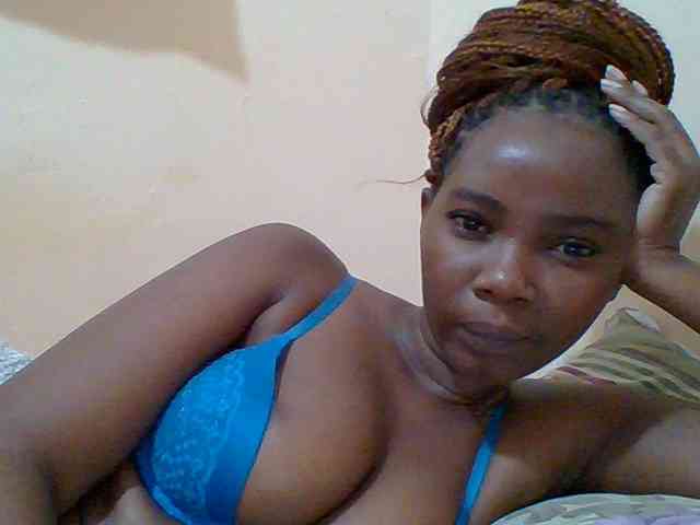 Sexyebonygal webcam