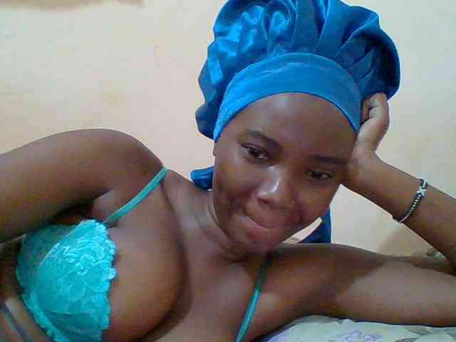 Sexyebonygal webcam