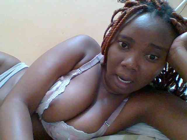 Sexyebonygal webcam