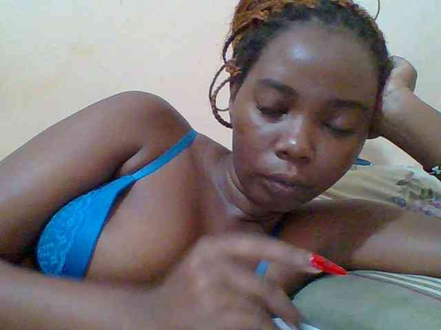 Sexyebonygal webcam