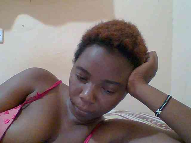Sexyebonygal webcam