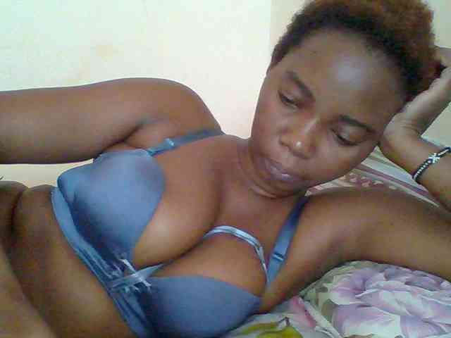 Sexyebonygal webcam