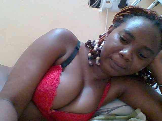 Sexyebonygal webcam
