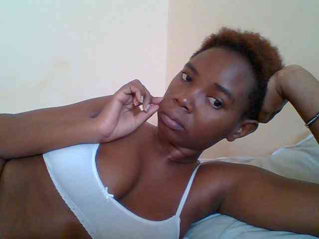 Sexyebonygal webcam