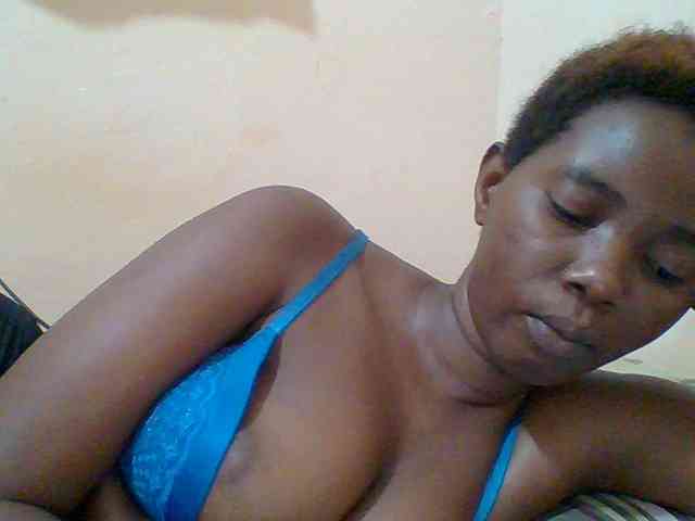 Sexyebonygal webcam
