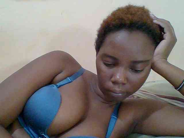 Sexyebonygal webcam