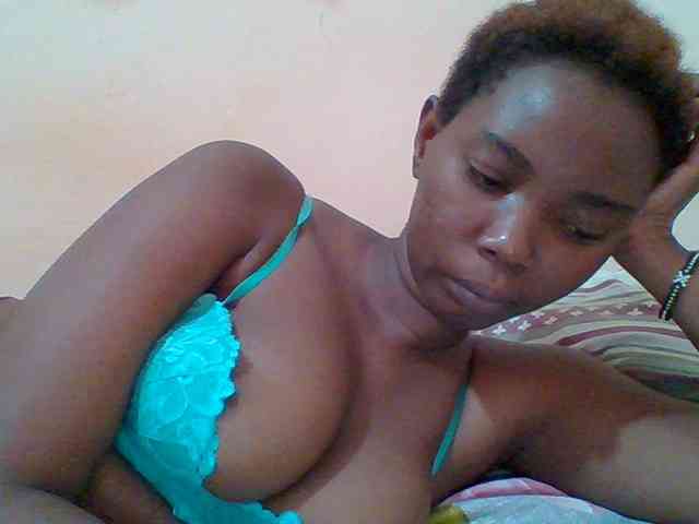 Sexyebonygal webcam