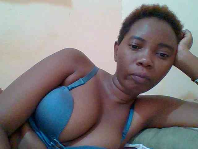 Sexyebonygal webcam