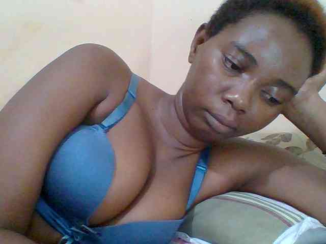 Sexyebonygal webcam