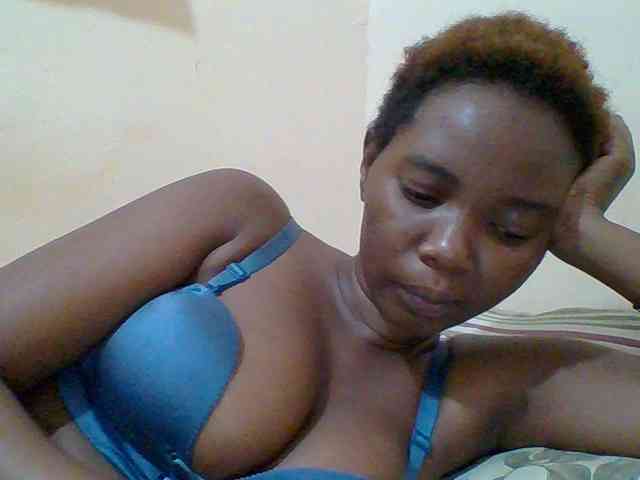 Sexyebonygal webcam