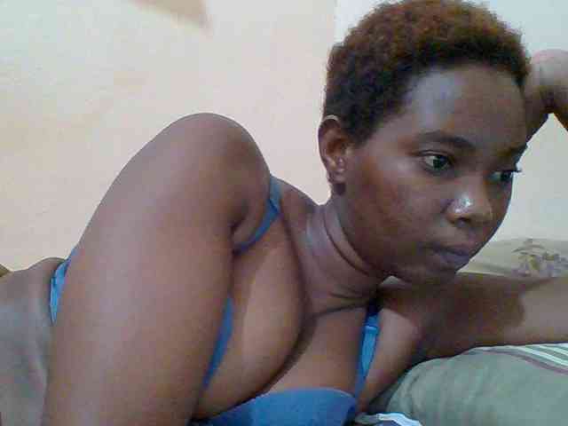 Sexyebonygal webcam
