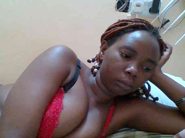 Sexyebonygal webcam