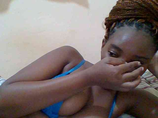 Sexyebonygal webcam