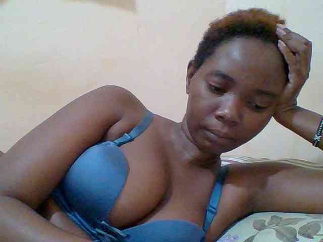 Sexyebonygal webcam