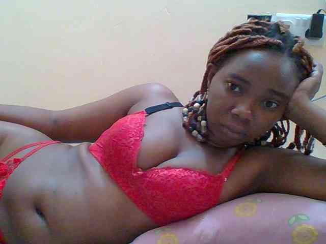 Sexyebonygal webcam