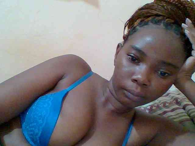 Sexyebonygal webcam